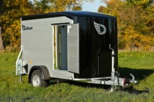 Carreta Furgão DEBON C255 ALU PORT